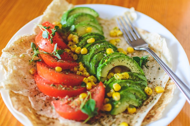 Alimentos que debes incluir en tu dieta para tener una vida más saludable